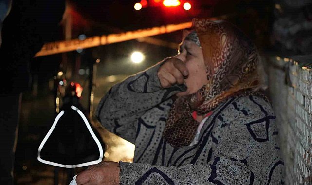 Yangına uykuda yakalandı... 83 yaşındaki kadın yanan evinden son anda kurtarıldı