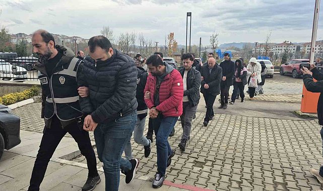 Yatırım yönlendirmesi yöntemiyle 384 bin TL dolandırdılar