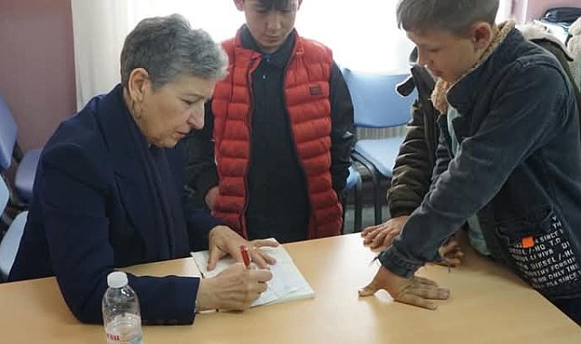 Yazar Vicdan Efe öğrencilerle buluştu