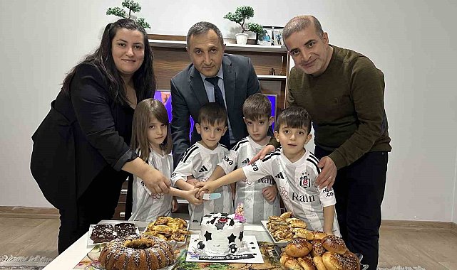 Yüksekova'nın dördüzlerine doğum günü sürprizi