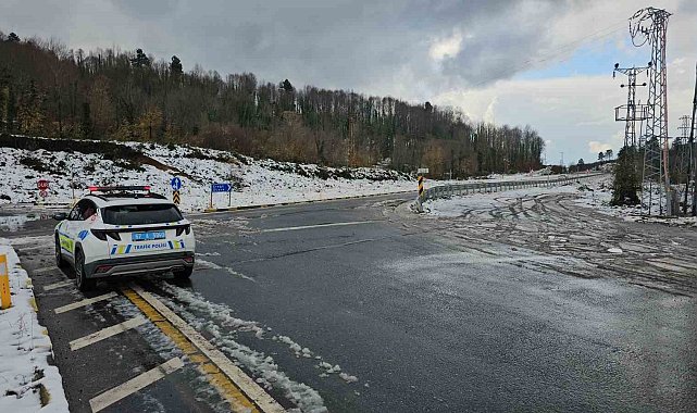Zonguldak'ta kar yağışı sonrası güzergahlar ulaşıma açıldı
