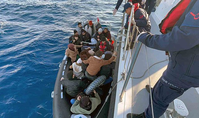 14'ü çocuk 31 düzensiz göçmen ile bir göçmen kaçakçısı yakalandı