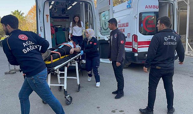 Adıyaman'da otomobil ile traktör çarpıştı: 3 Yaralı
