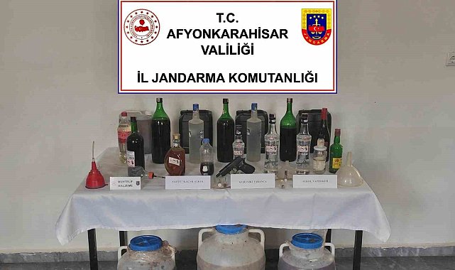 Afyonkarahisar'da litrelerce sahte kaçak alkol ele geçirildi