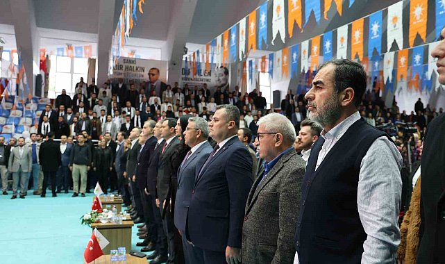 AK Parti'nin gençlik kongresine yaşlılar daha fazla ilgi gösterdi