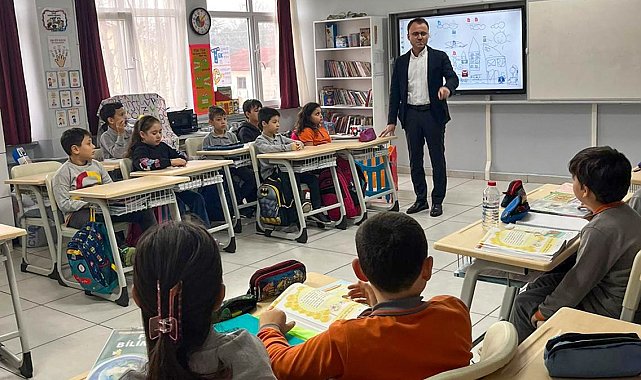 Akademisyen Faruk Yahşi, SUBÜ'lü öğrencilere akademisyenliği anlattı