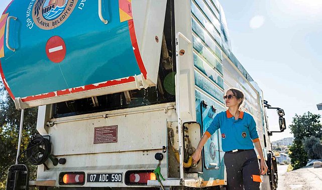 Alanya'nın temizliğine kadın eli değdi