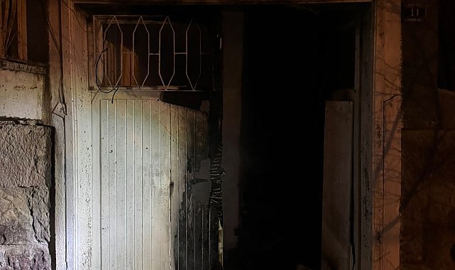 Alevlere teslim olan ev kullanılamaz hale geldi