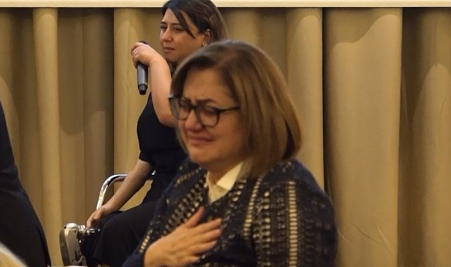 Ampute fizyoterapist yaşadığı zorlukları ve Başkan Şahin'in desteğini anlattı, duygusal anlar yaşandı
