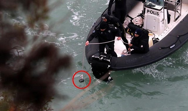 Antalya'da denize düşen otomobil, mıknatısla aranıyor