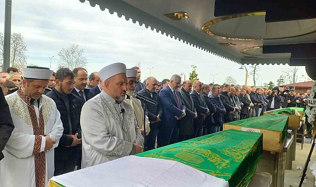 Arhavi'de yola gelen heyelanda hayatını kaybeden Giresunlu 4 genç son yolculuklarına uğurlandı