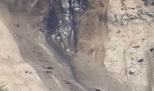 Artvin'in Arhavi ilçesindeki heyelanlı bölgede toprak kaymaları devam ediyor