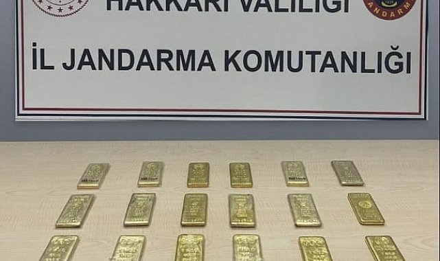 Ayakkabılarının içerisinden 54 milyon TL&#039;lik külçe altın çıktı