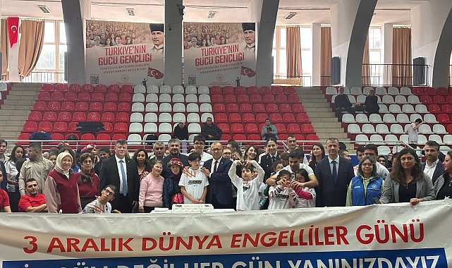 Aydın jandarması, Dünya Engelliler Günü'nde engelli bireyleri unutmadı