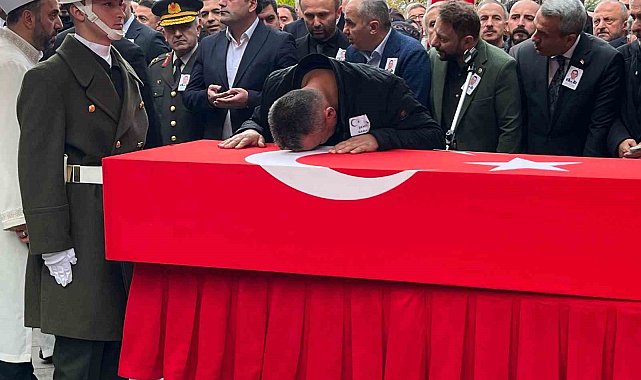 Babadan şehit evladına son veda