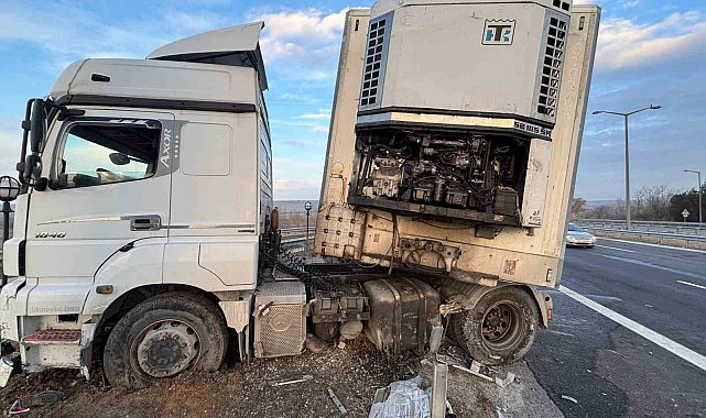 Babaeski'de direksiyonda kalp krizi geçiren tır şoförü öldü