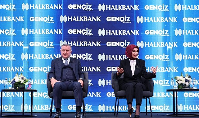 Bakan Göktaş, "Yıllarca okul sonrası kasiyerlik yaptım, Avrupa'nın ilk başörtülü milletvekili oldum"