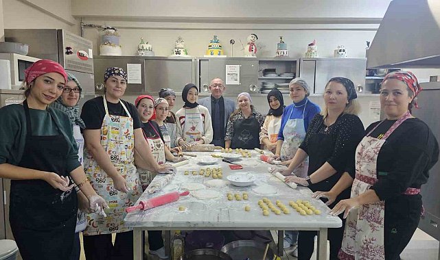 Bandırma'da geleceğin pasta ustaları yetişiyor
