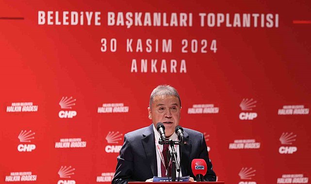 Başkan Böcek, CHP'li Belediye Başkanları Çalıştayı'na katıldı