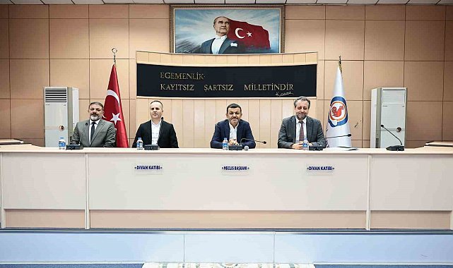 Başkan Çavuşoğlu'ndan 85 mevsimlik işçiye daimi kadro