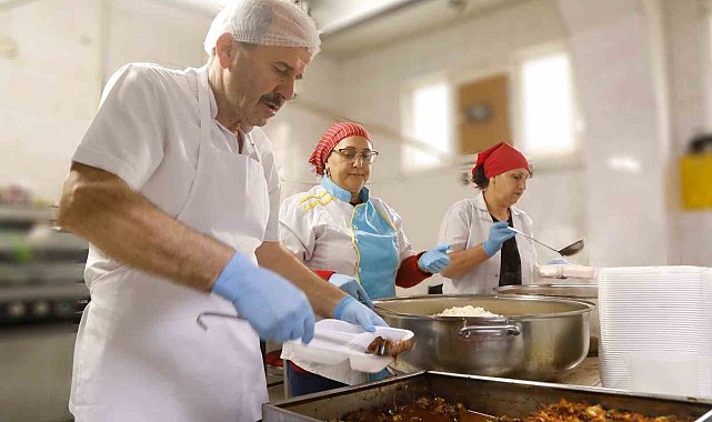 Başkan Kurnaz: &quot;İyilik soframız paylaştıkça bereketleniyor&quot;