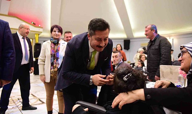 Başkan Özel: "Asıl engel bireylerde değil, kentlerde"