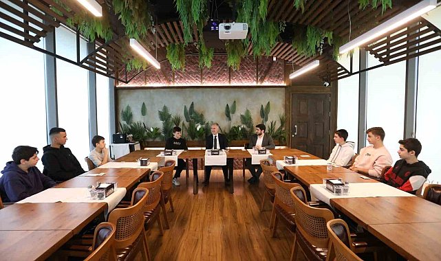 Başkan Taban paten futbolu dünya şampiyonlarını ağırladı