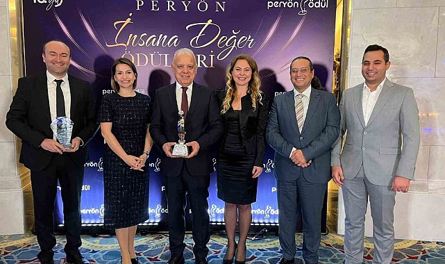 Batı Anadolu Şirketler Topluluğu'na PERYÖN'den ödül