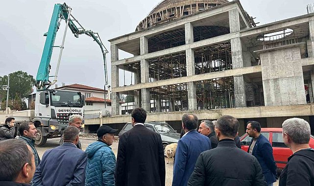 Beyağaç Çarşı Camisinin kubbesi gözüktü