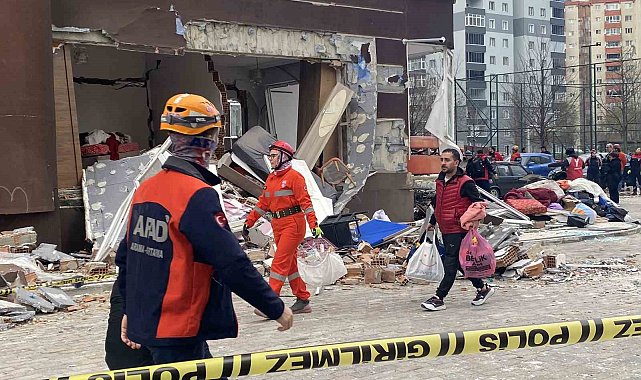 Beylikdüzü'ndeki patlamada apartman görevlisinin doğalgazla intihar ettiği iddiası
