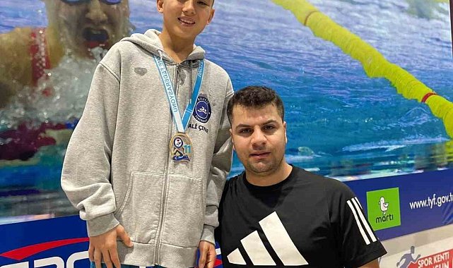 Bilecikli yüzücü Bilgin son yarışından altın madalya ile döndü