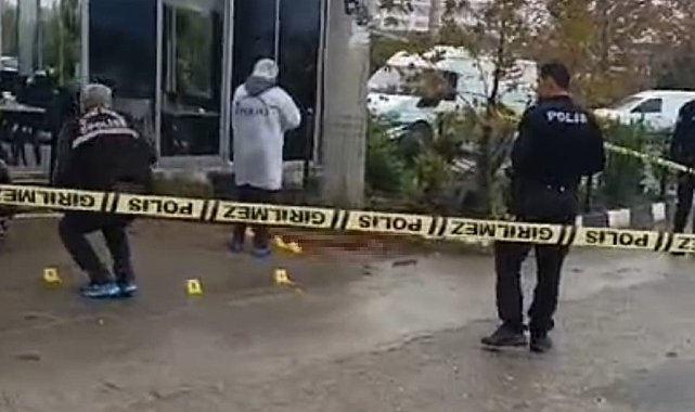 Boşanma aşamasındaki eşine sokak ortasında kurşun yağdırdı