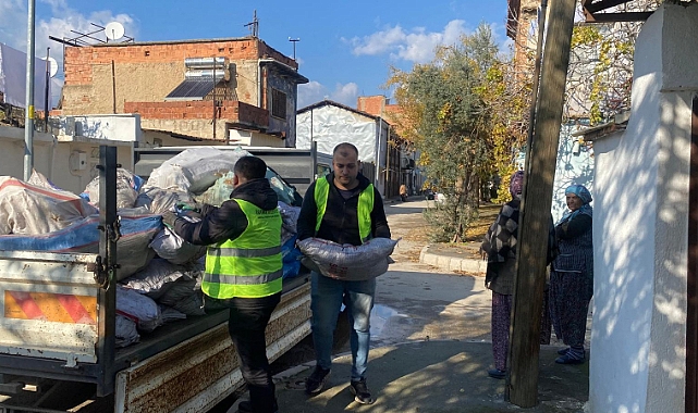 Budanan ağaçlar ihtiyaç sahiplerine yakacak oluyor