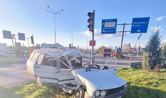 Bursa'da kırmızı ışık ihlali 1 kişinin öldüğü kaza anı kamerada