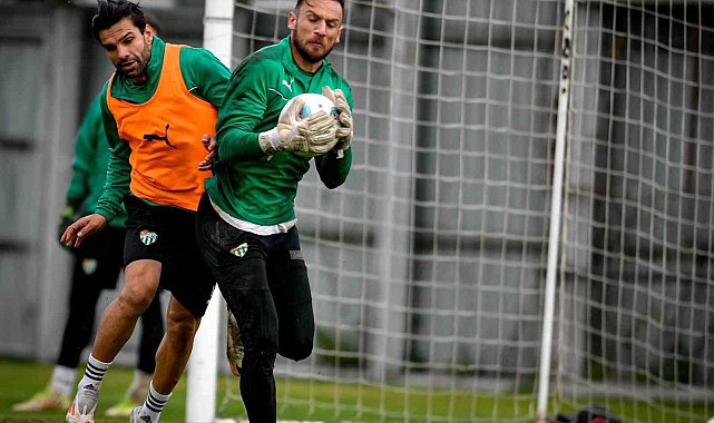 Bursaspor'da Karşıyaka maçı hazırlıkları devam ediyor