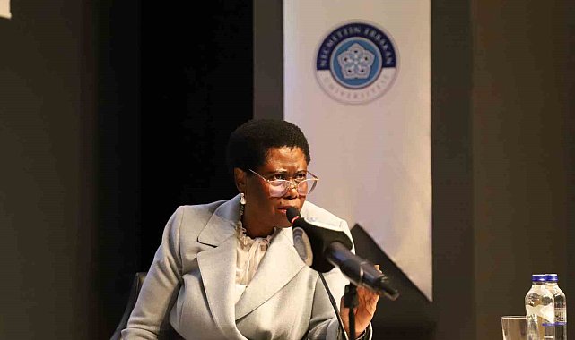Büyükelçi Letsatsi-Duba, NEÜ'de "Nelson Mandela'nın Barış Mirası ve Güney Afrika'nın Filistin'de Barış İnşasındaki Rolü'nü anlattı