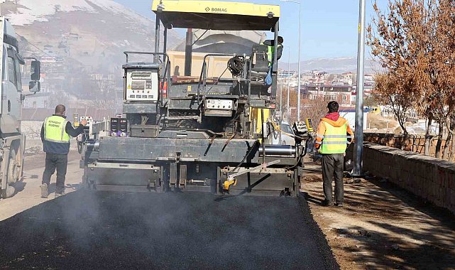 Büyükşehir ve Talas'tan Kepez'e sıcak asfalt