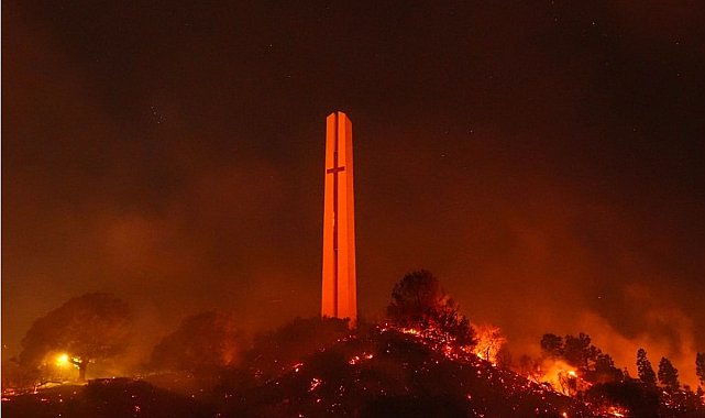 California'da orman yangınında 4 bin 37 dönümlük alan kül oldu