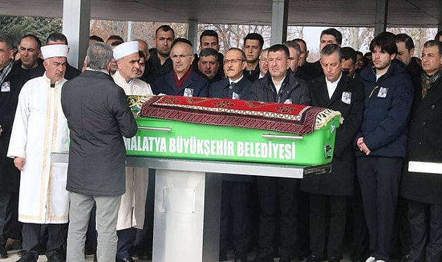 CHP Genel Başkanı Özel, Veli Ağbaba'nın babasının cenazesine katıldı