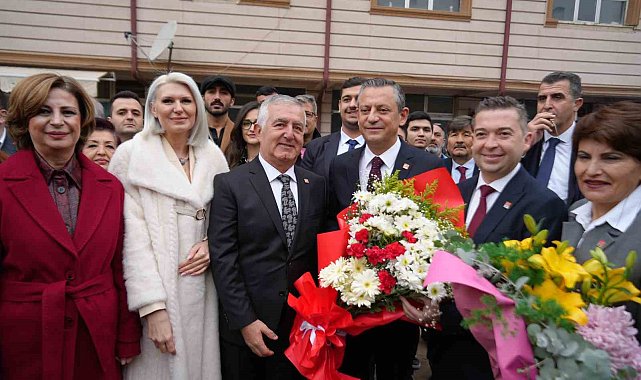 CHP Genel Başkanı Özgür Özel, Bilecik Mülakatı'nın yapıldığı tarihi binayı gezdi