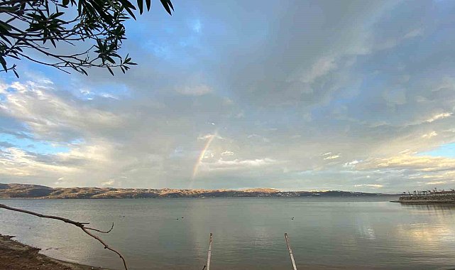 Çift gökkuşağı görsel şölen oluşturdu