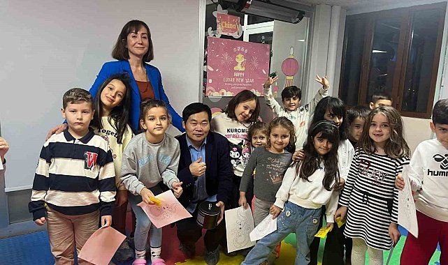 Çinli Mühendis Tao, bu kez de "Daha Dün Annemizin" şarkısını çaldı