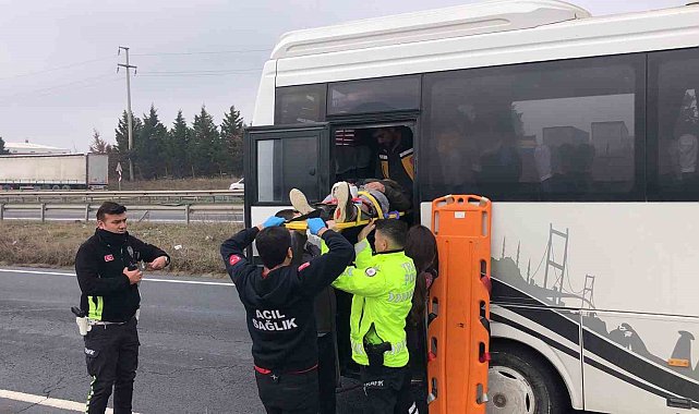 Çorlu&#039;da 3 kişinin yaralandığı servis kazası kamerada