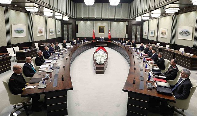 Cumhurbaşkanı Recep Tayyip Erdoğan başkanlığındaki Milli Güvenlik Kurulu Toplantısı Cumhurbaşkanlığı Külliyesi'nde başladı.