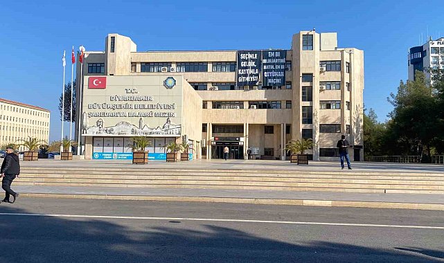 DEM'li belediyenin çıkardığı personel yerine yandaşını aldığı iddiası