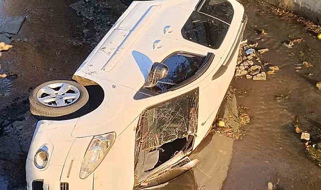Dereye düşen otomobilde 1 kişi yaralandı