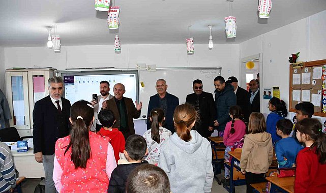 Dernekten "Gurbetten Sılaya Çocuklar Üşümesin Projesi"