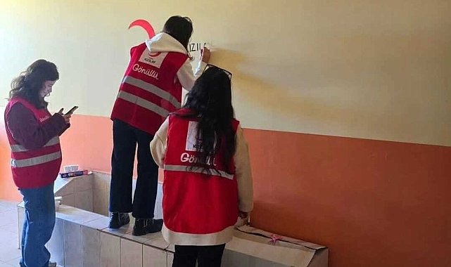 Diyadin&#039;de okul duvarları renklendirildi