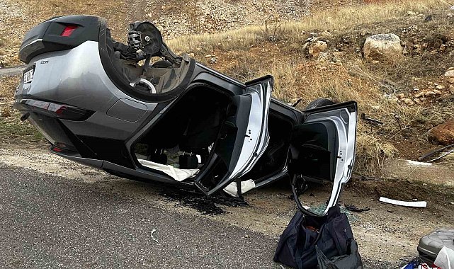 Diyarbakır'da otomobil ters döndü, sürücü yara almadan kurtuldu
