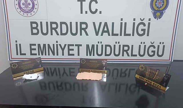 Durdurulan araçtan uyuşturucu çıktı, 3 şüpheli tutuklandı